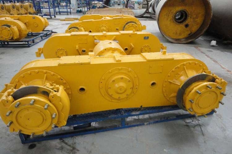 平地機(jī)橋總成